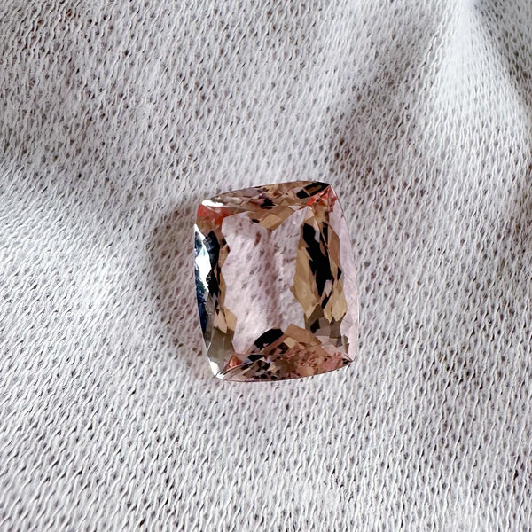 k18 morganite 5.03ct ring