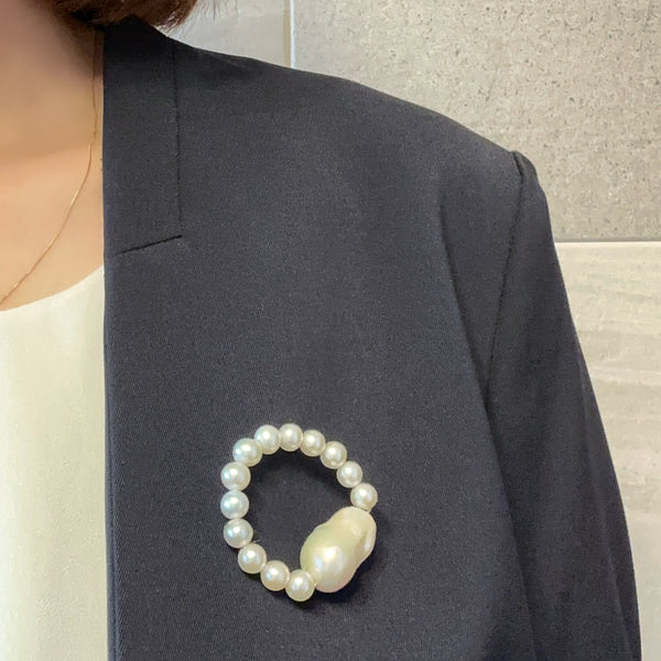 baroque  pearl circle pin brooch
