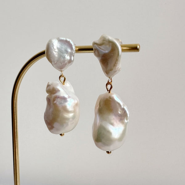 petal× oyster baroque weddingピアス  イヤリング - hikari pearl.