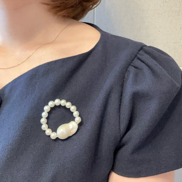 baroque  pearl circle pin brooch