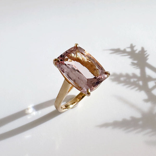 k18 morganite 5.03ct ring