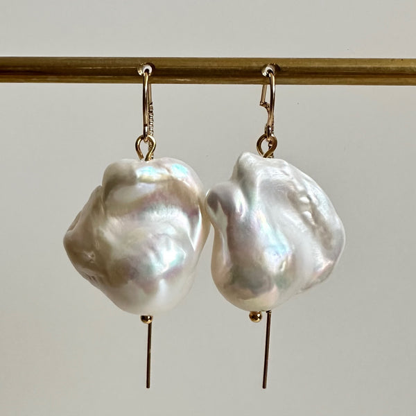 No.11 oyster baroque long chain hook wedding ピアス - hikari pearl.