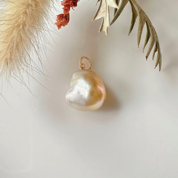 一点もの South Sea pearl goldgradation pendanttop ネックレス