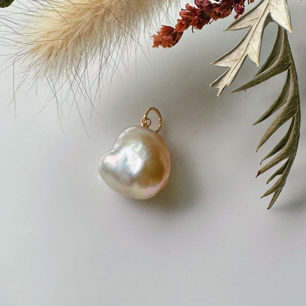 一点もの South Sea pearl goldgradation pendanttop ネックレス
