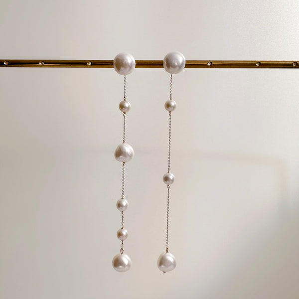 No.4 asymmetry  station pearl long weddingピアス  イヤリング - hikari pearl.