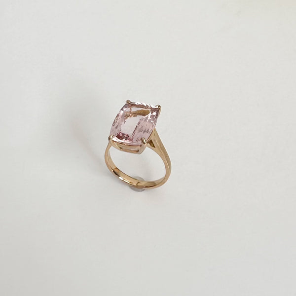k18 morganite 5.03ct ring