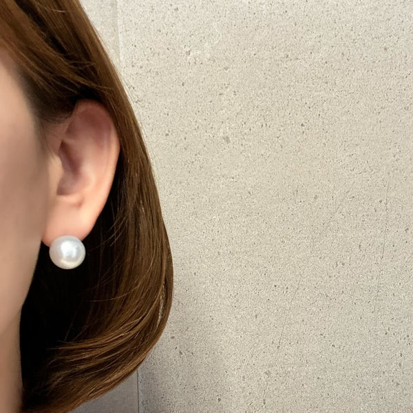 One-of-a-kind 14k white gold South Sea pearl earrings, 13.99mm