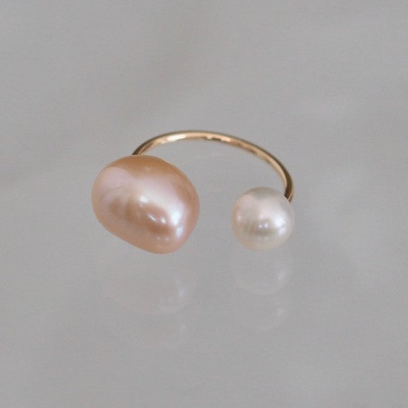 14kgf  natural color & white   Fresh water イヤーカフ - hikari pearl.