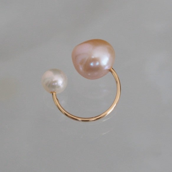 14kgf  natural color & white   Fresh water イヤーカフ - hikari pearl.