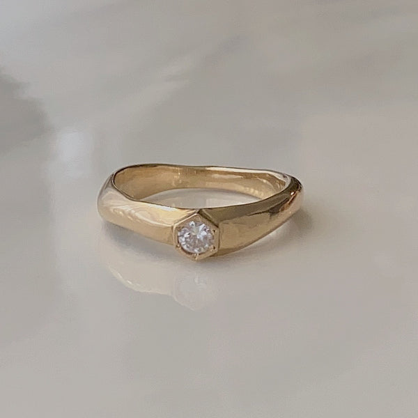 幸せのお守りリング hexagon ring - hikari pearl.