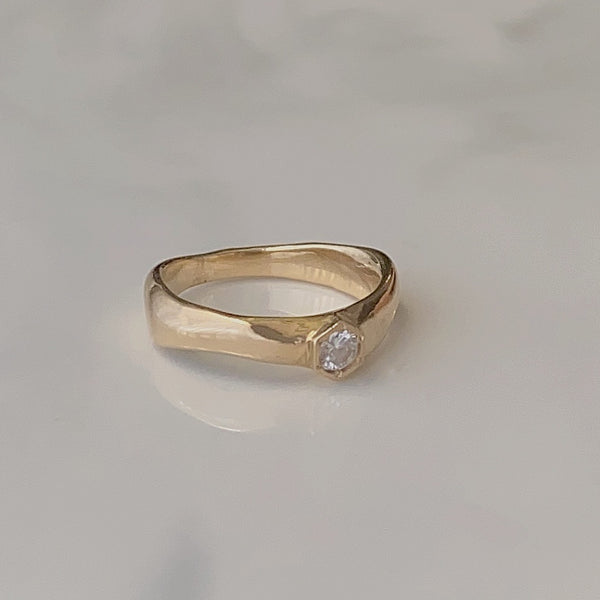 幸せのお守りリング hexagon ring - hikari pearl.