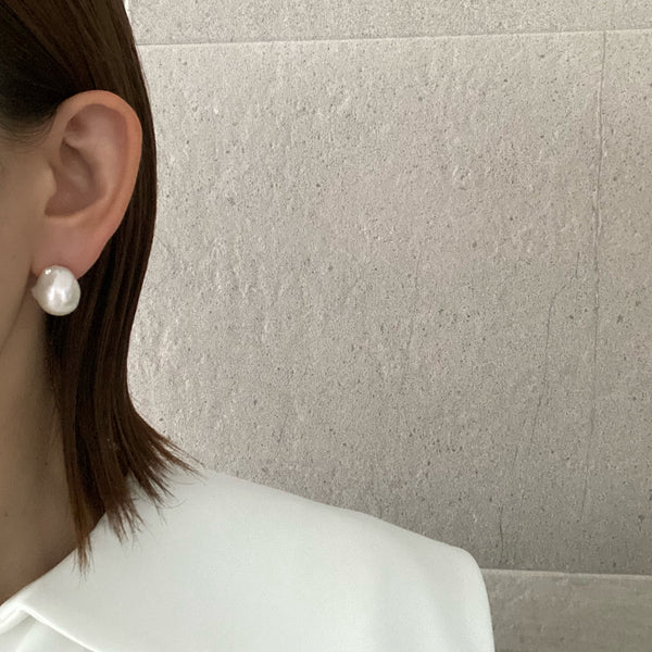 petit oyster baroque  pearl  nudeピアス イヤリング - hikari pearl.