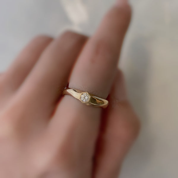 幸せのお守りリング hexagon ring - hikari pearl.