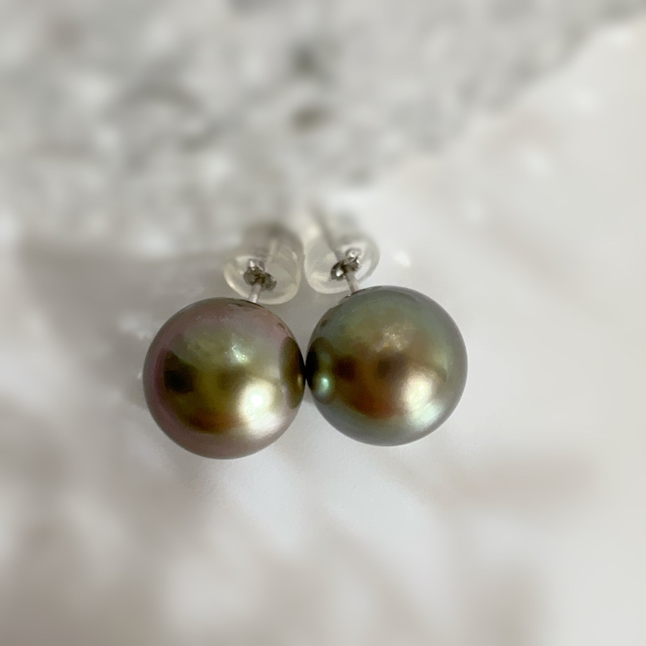 Tahiti   pearl brown color  nudeピアス　一点もの - hikari pearl.