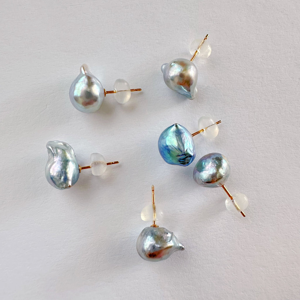 "Veil of Blue ヴェイルオブブルー" ナチュラルブルーアコヤ　一粒　ピアス　k10 一点もの - hikari pearl.