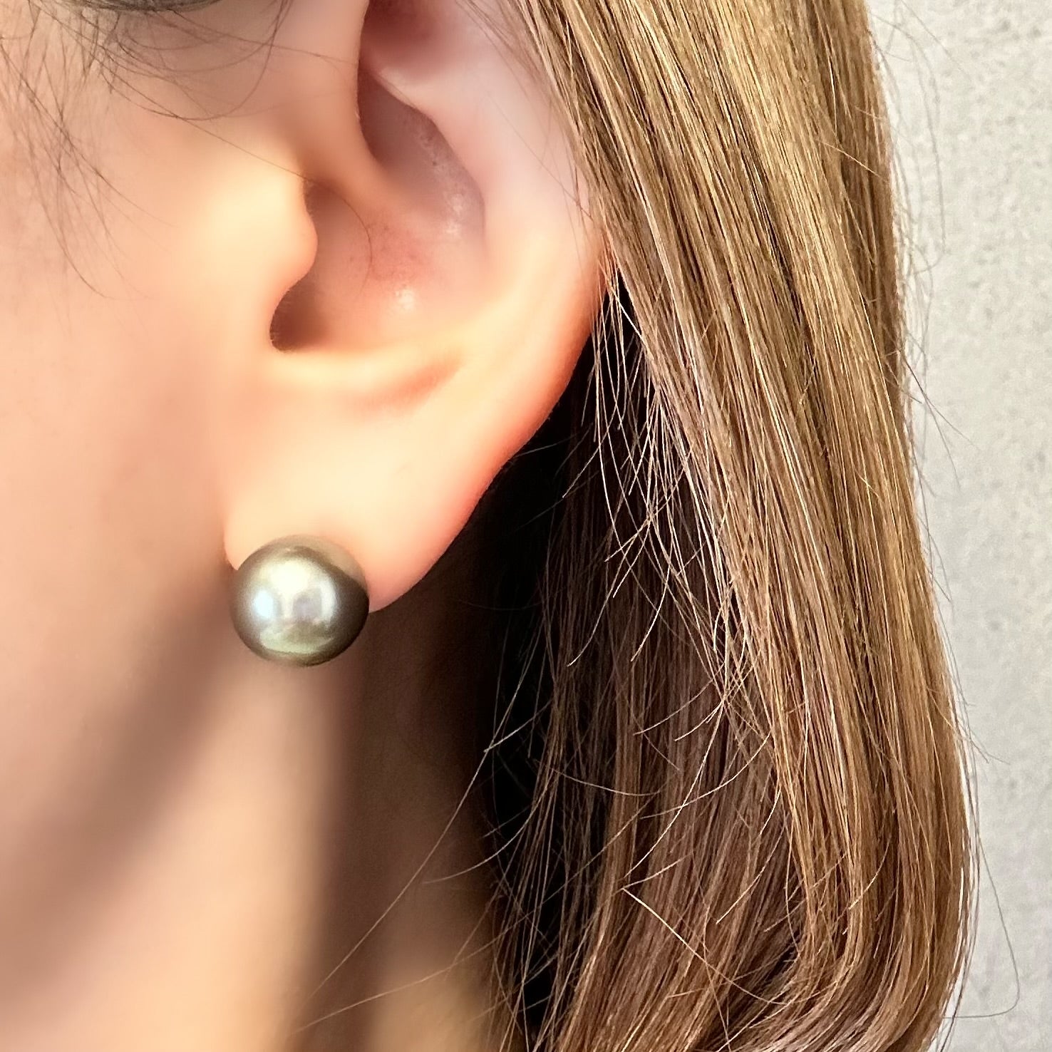 Tahiti   pearl brown color  nudeピアス　一点もの - hikari pearl.