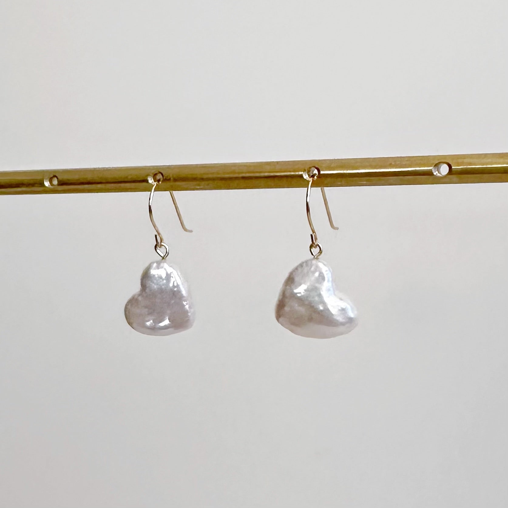 "heart vine ハートバイン" k18 ハート　パール　フックピアス - hikari pearl.