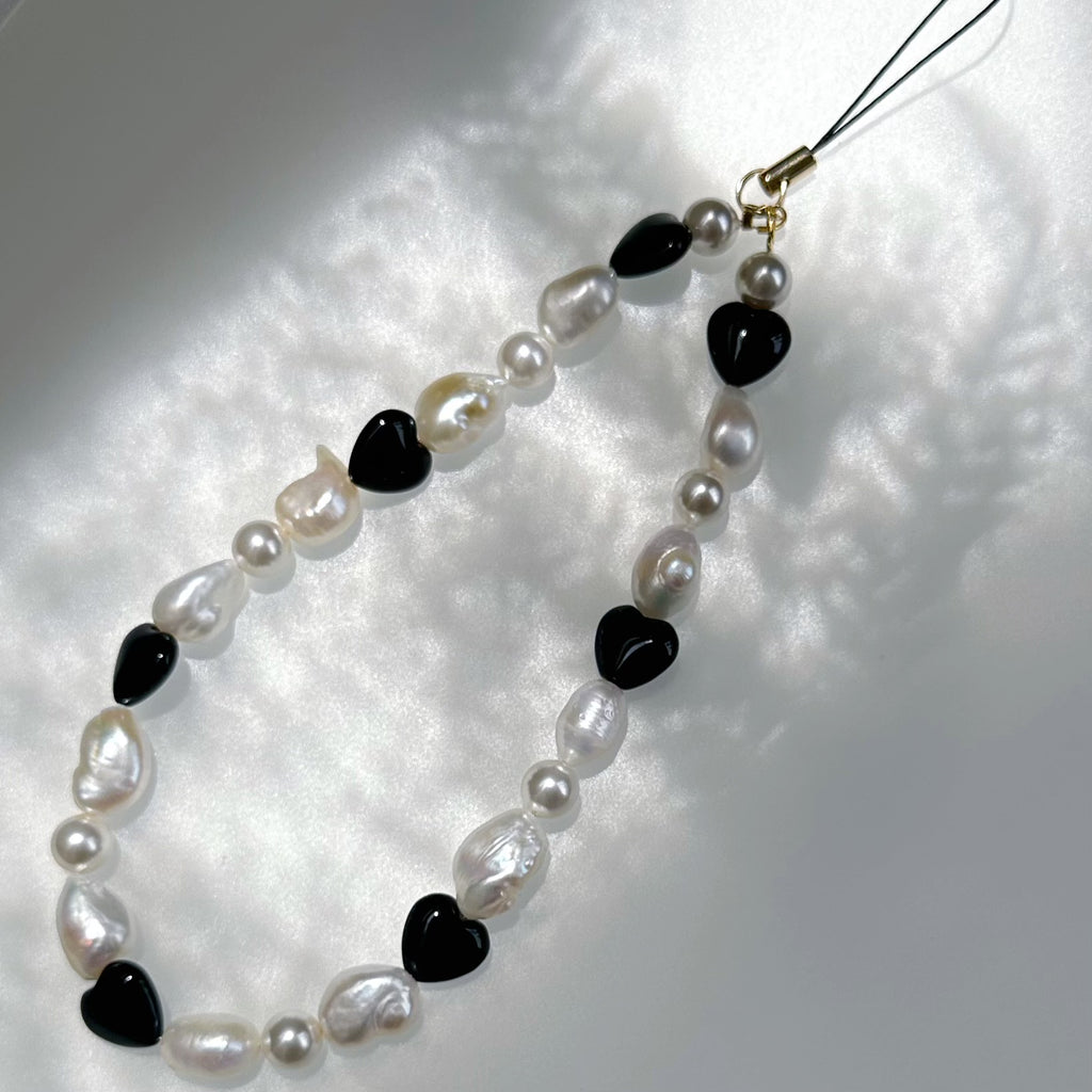 "anemone アネモネ" バロックパール　オニキス　スマホストラップ - hikari pearl.