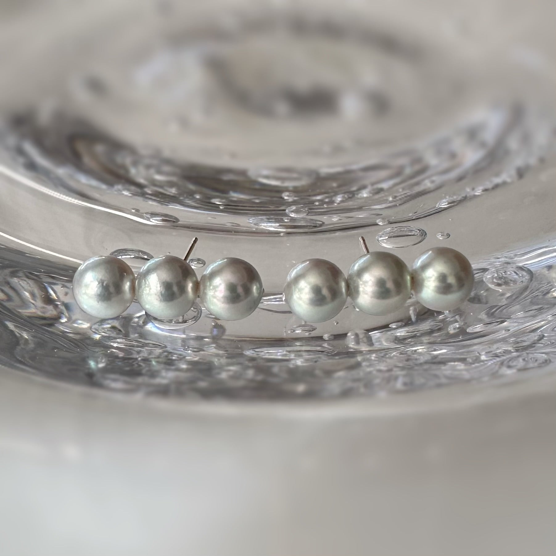"Trio Perle Bleu トリオ・ペルル・ブルー"  ブルーアコヤパール 3粒ピアス / イヤリング - hikari pearl.