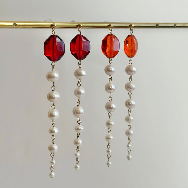 Pearl gradation long earrings, winered orange