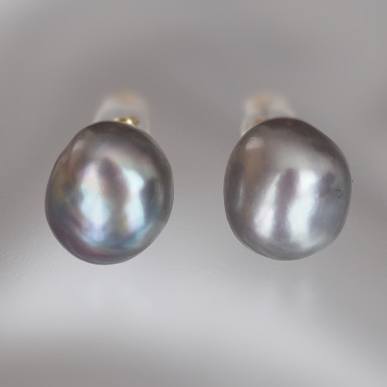 "Pearl Plump Gray パール プランプ グレー" ピアス　イヤリング
