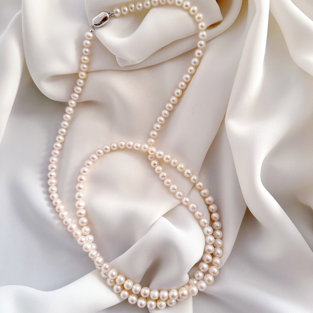 "Voile ヴォワール"  freshwater pearl long necklace - hikari pearl.