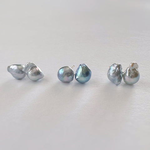 "Veil of Blue ヴェイルオブブルー" ナチュラルブルーアコヤ　一粒　ピアス　k10 一点もの