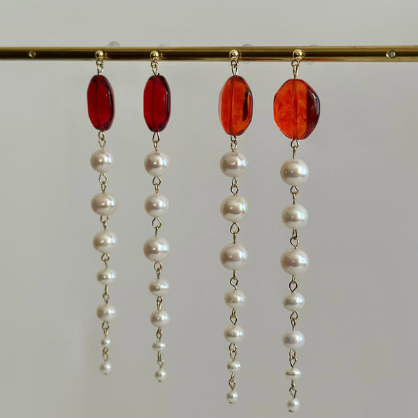 Pearl gradation long earrings, winered orange