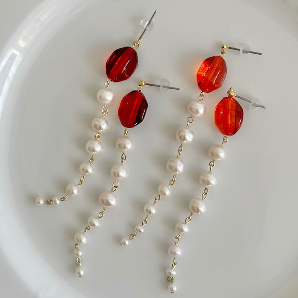 Pearl gradation long earrings, winered orange