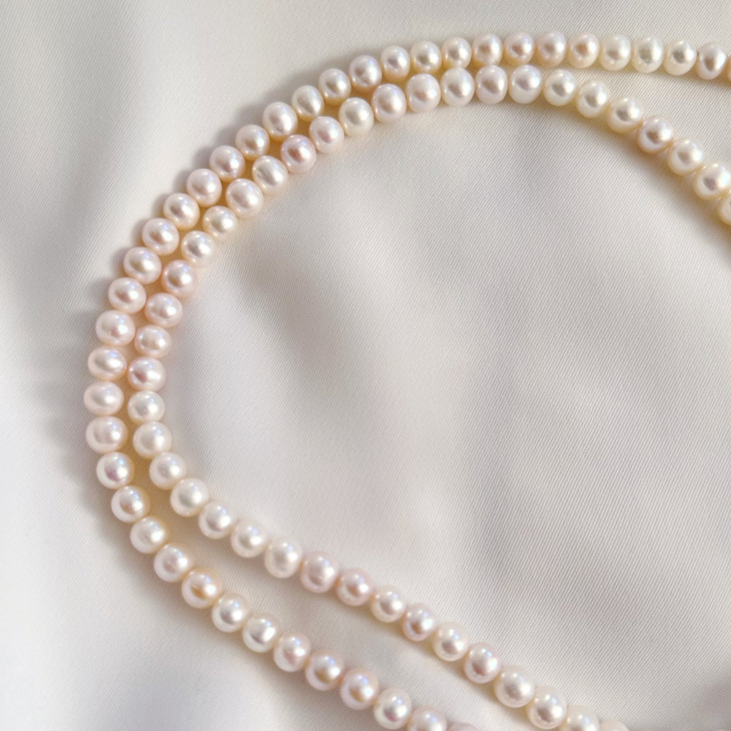 "Voile ヴォワール"  freshwater pearl long necklace - hikari pearl.