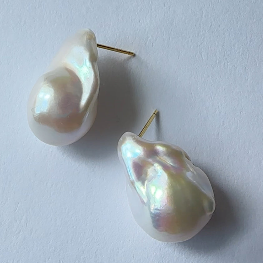 "Éclat Luxe エクラリュクス" ルースバロックパール　ピアス・イヤリング - hikari pearl.