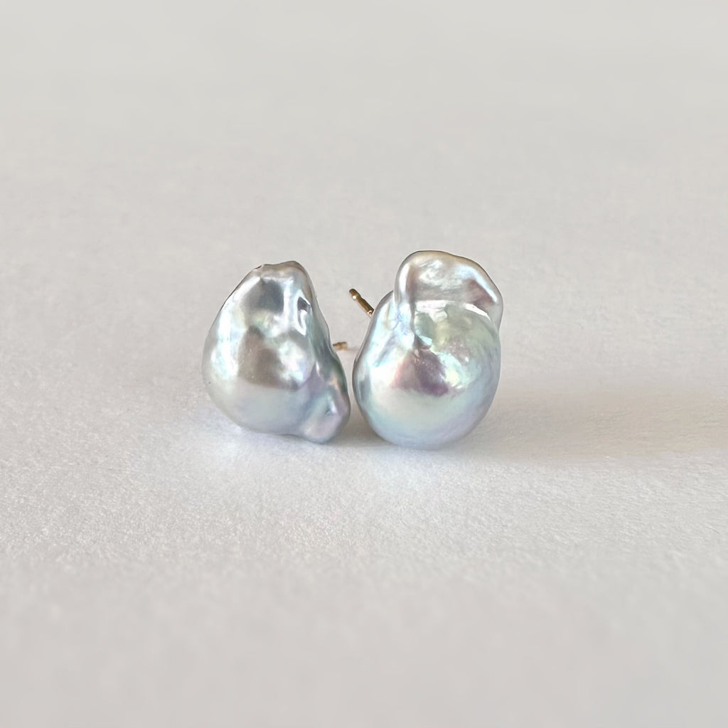 "Veil of Blue ヴェイルオブブルー" ナチュラルブルーアコヤ　一粒　ピアス　k10 一点もの - hikari pearl.