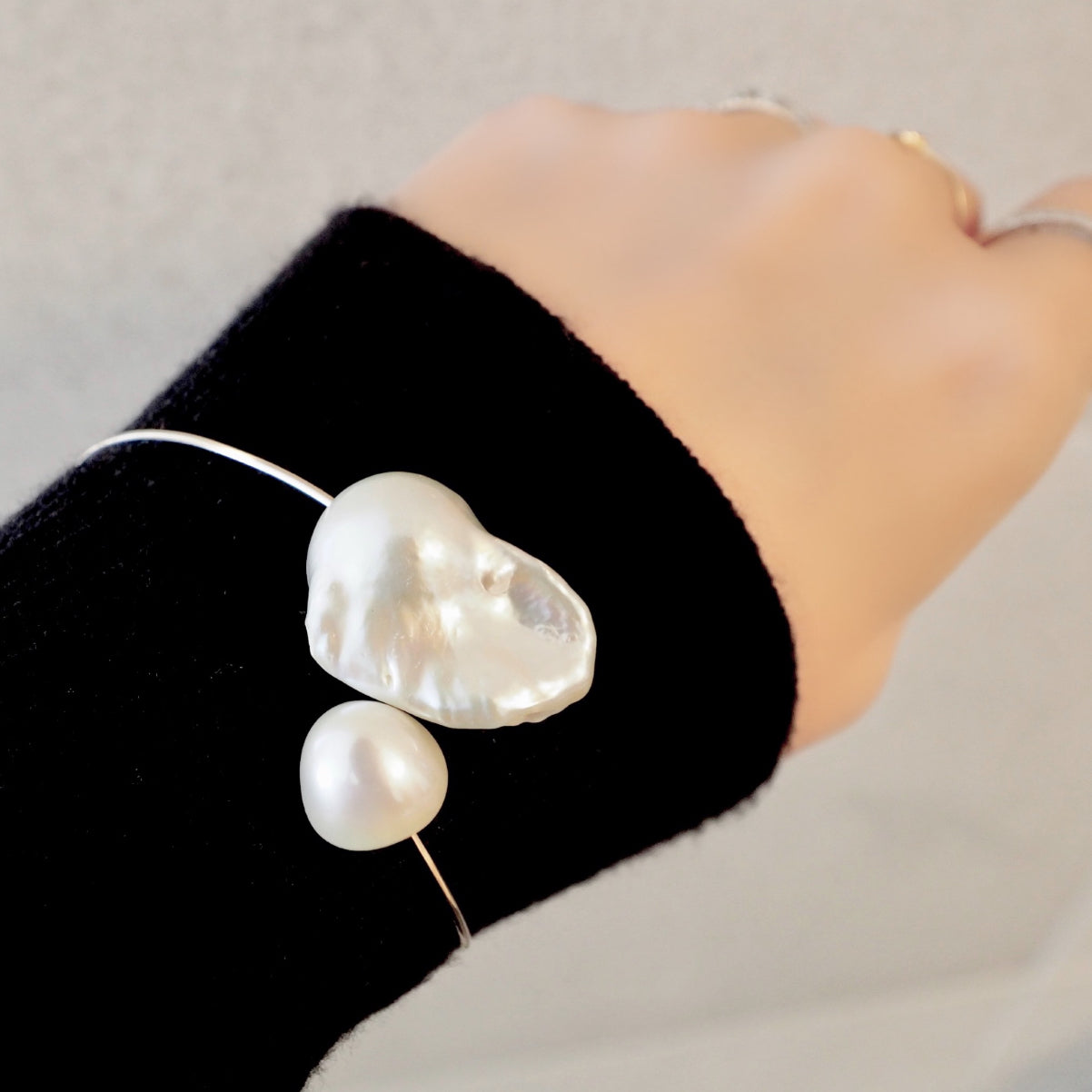 "Perle Baroque Bangle ペルル　バロック　バングル"  大粒バロックパール　パール　バングル - hikari pearl.
