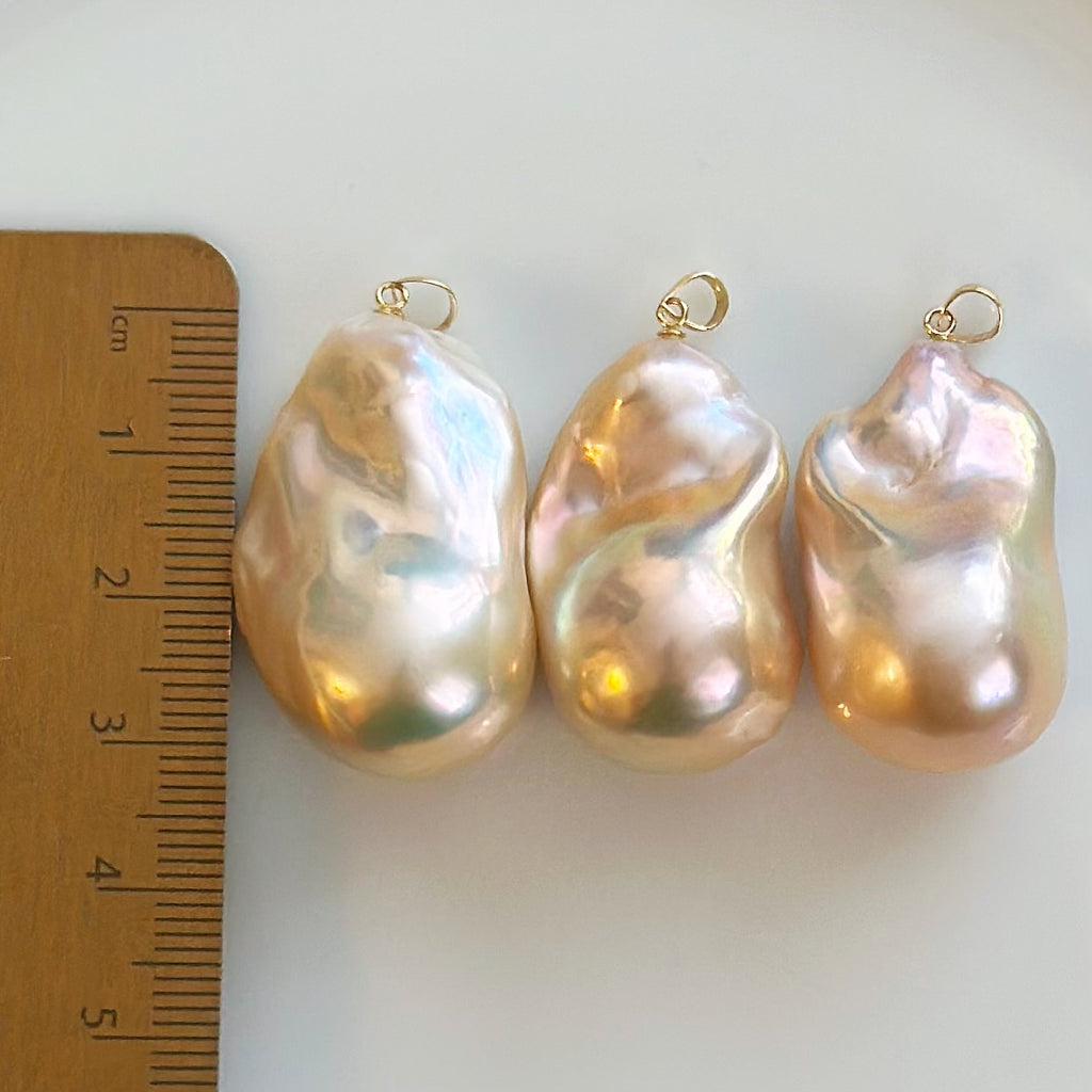 "la france pear  ラフランスペア"  baroque pearl  ペンダントトップ　ネックレス - hikari pearl.