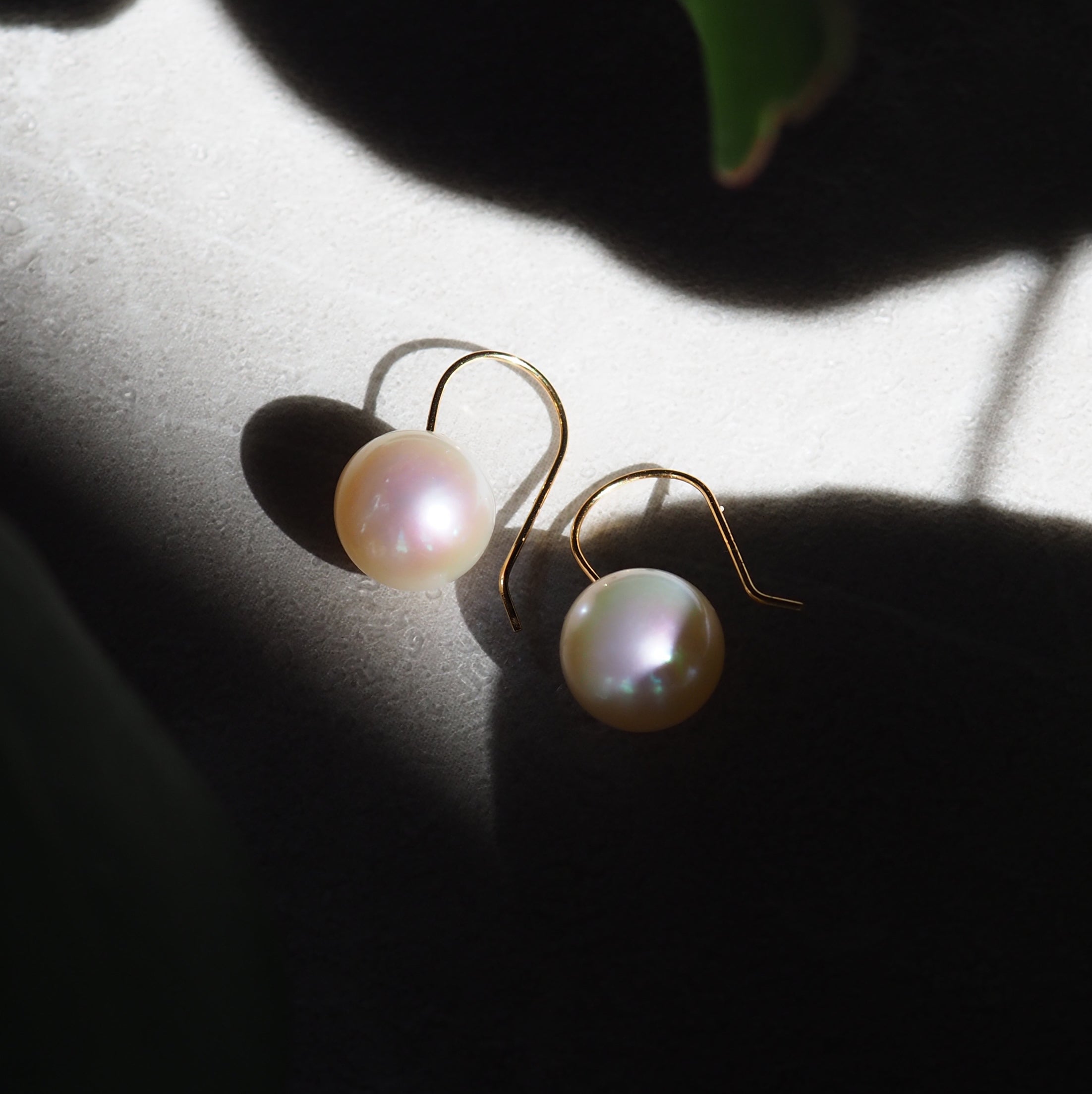 k18 Fresh water hook nudeピアス - hikari pearl.