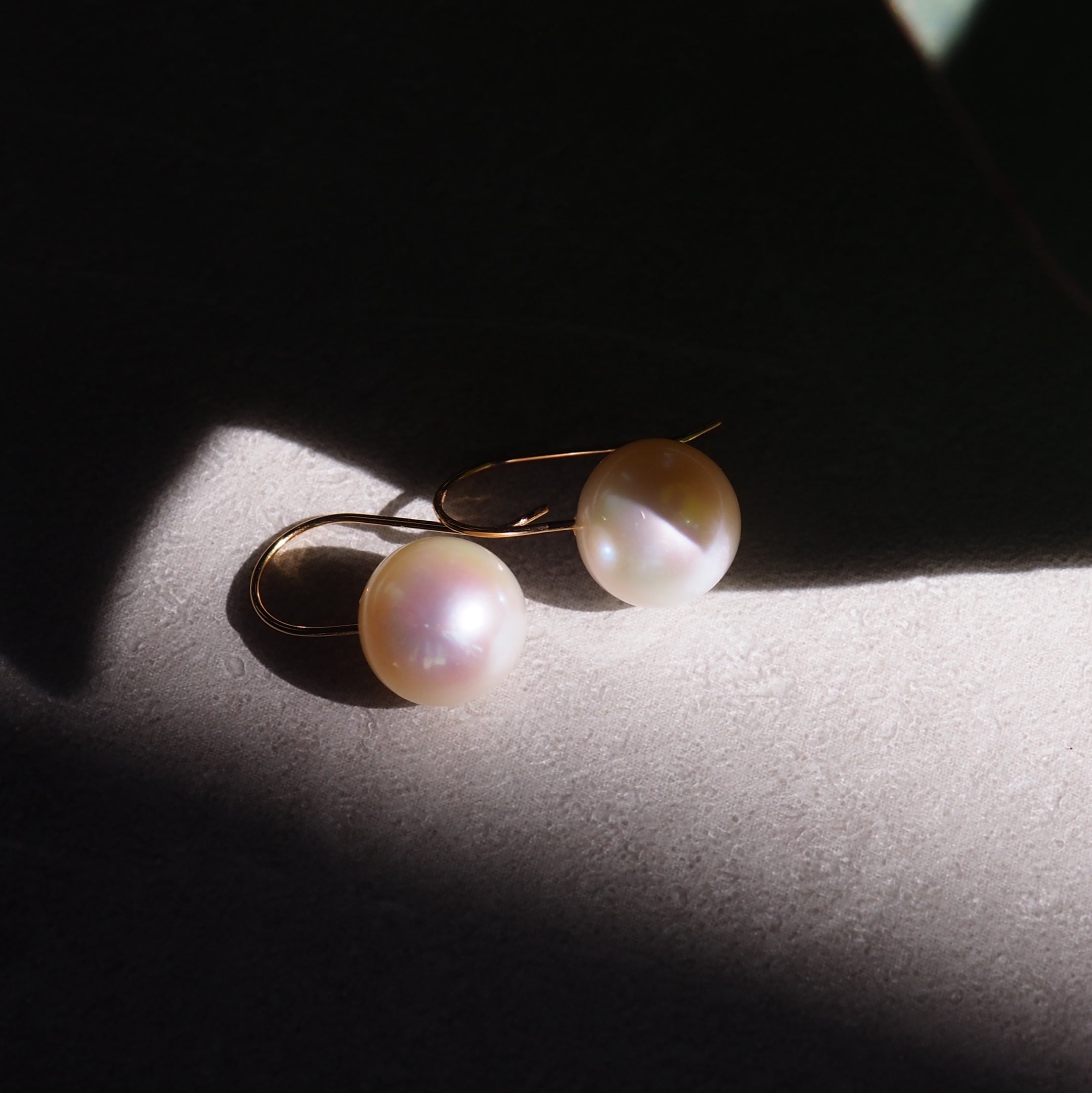 k18 Fresh water hook nudeピアス - hikari pearl.